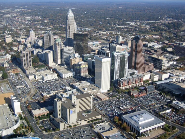 charlotte-69203_1920