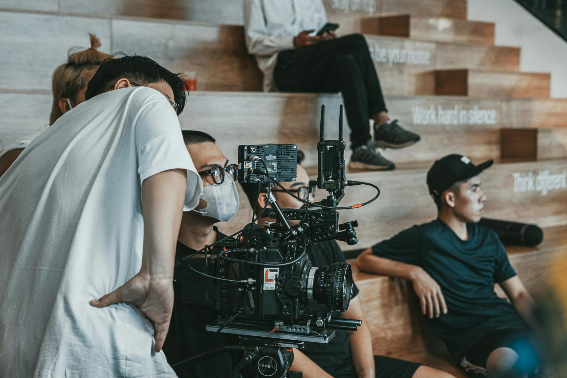 cameraman-pexels-minhtribgn-8799980