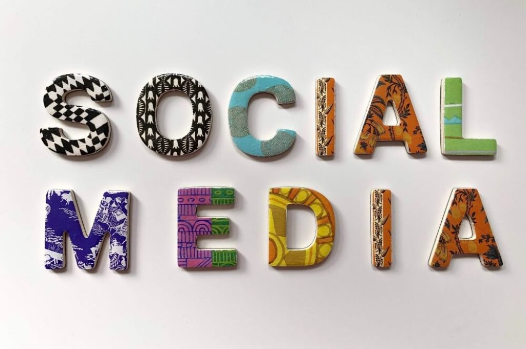 college-social-media college-social-media