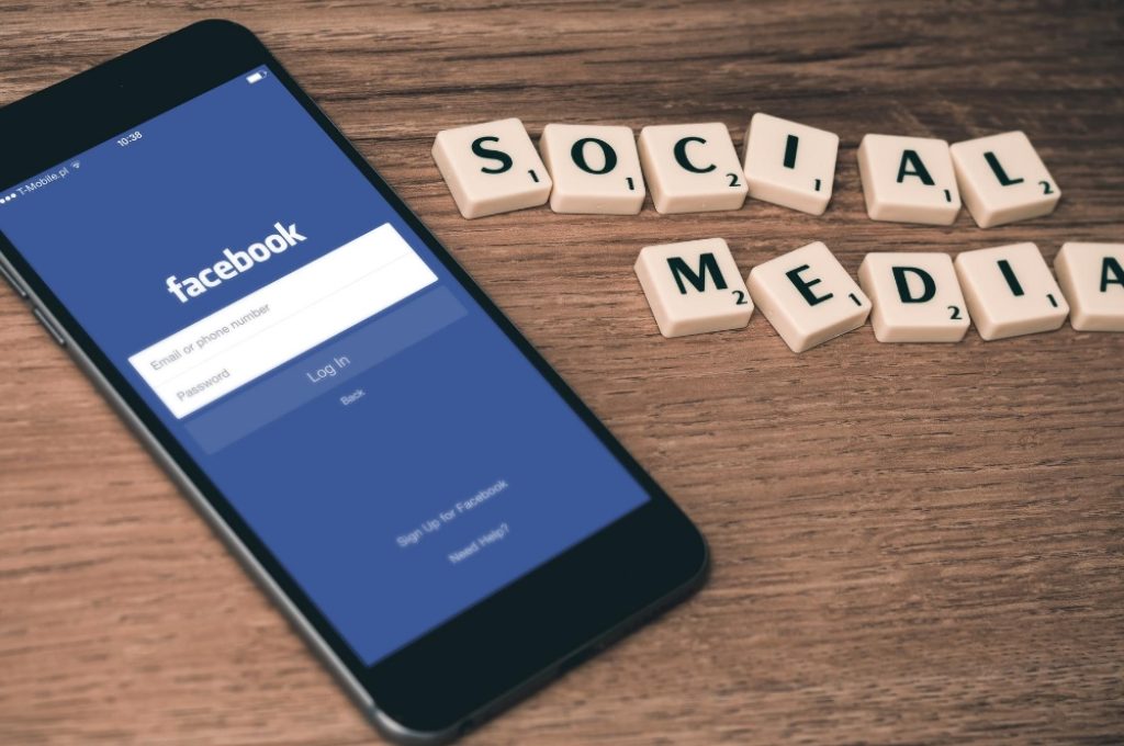 construction-social-media-and-facebook construction-social-media-and-facebook
