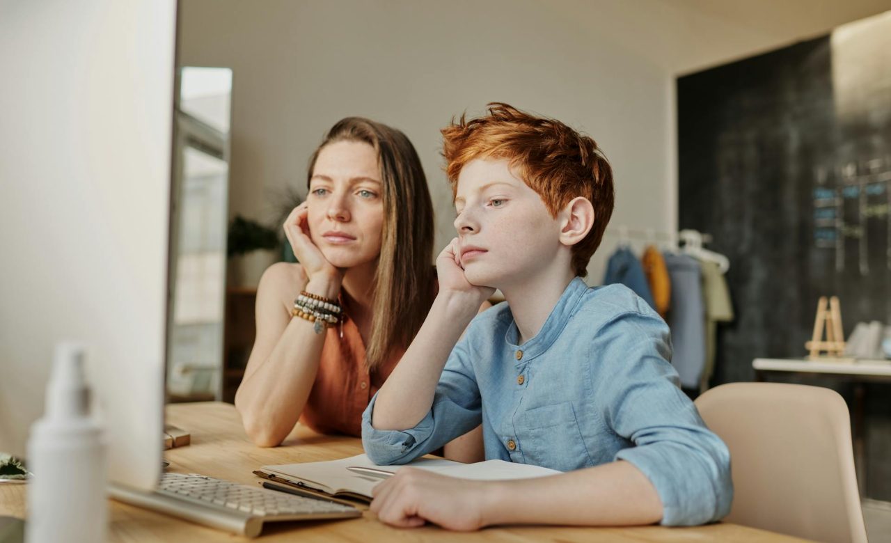 watching-pexels-julia-m-cameron-4145353 watching-pexels-julia-m-cameron-4145353